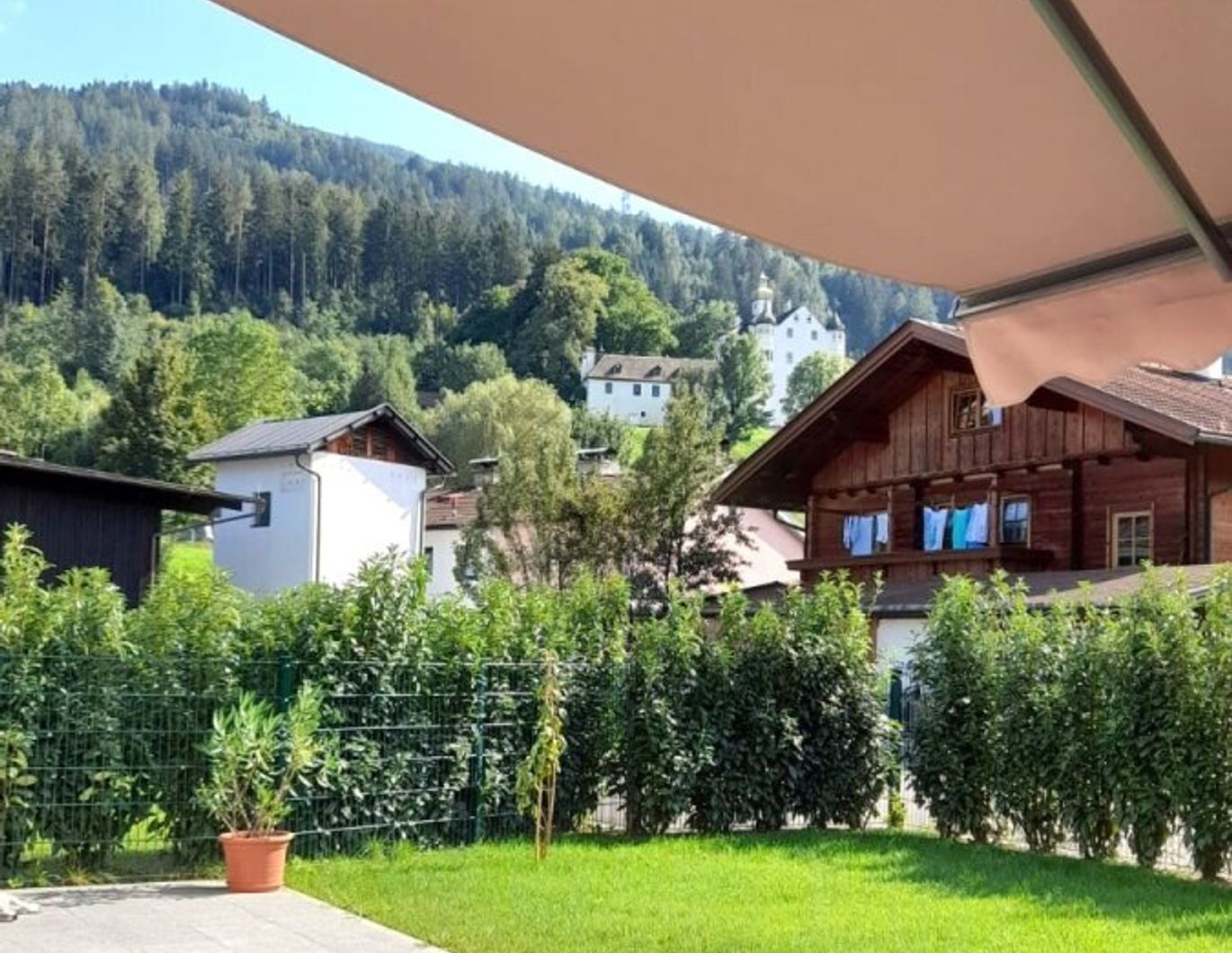 Urlaubsfeeling! große 2 Zimmer-Gartenwohnung in Volders