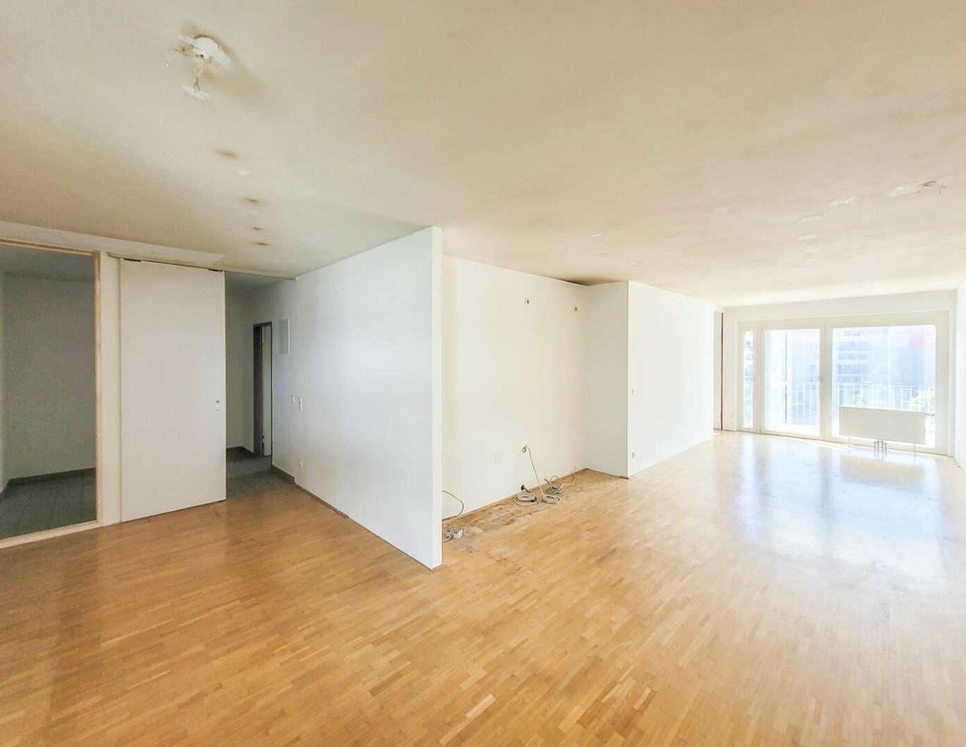 PROVISIONSFREI VOM EIGENTÜMER! INTERESSANTE 3-ZIMMER WOHNUNG MIT LOGGIA UND GENIALER GEMEINSCHAFTSTERRASSE!