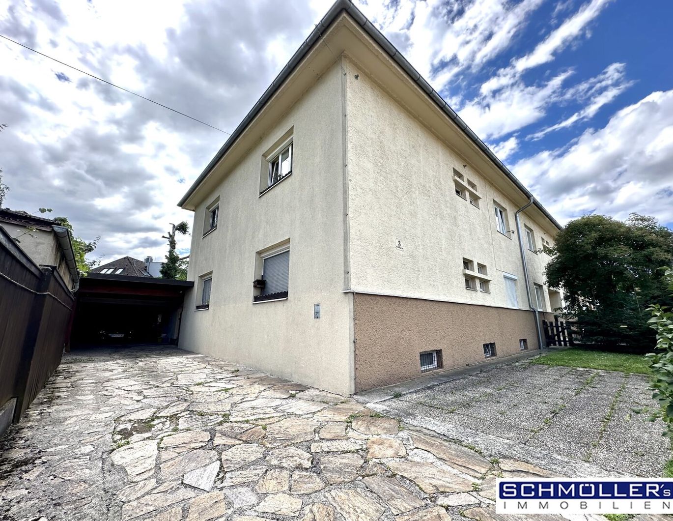 Zinshaus mit 9 Wohneinheiten und Garten