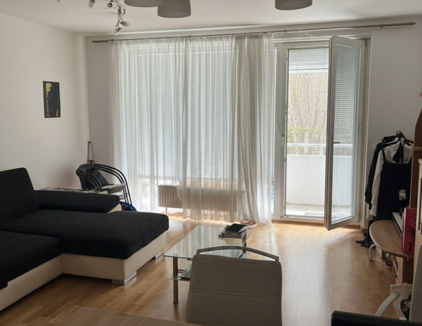 Traumhafte, voll möblierte 2-Zimmer-Wohnung mit großzügiger Loggia