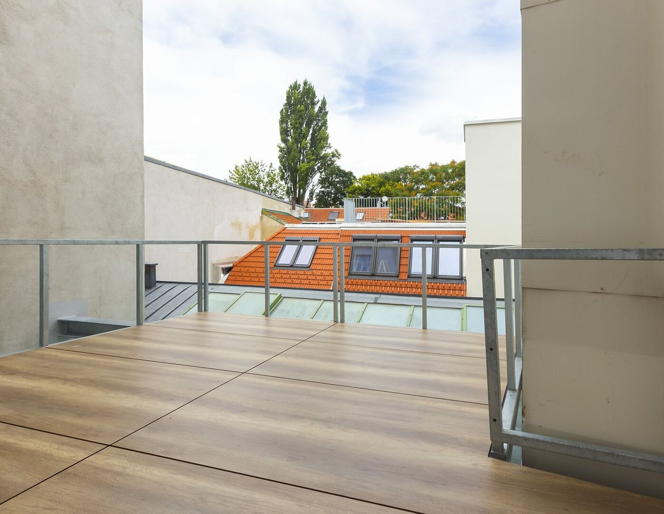NEAR SCHÖNBRUNN PALACE - FULLY RENOVATED PERIOD APARTMENT WITH TERRACE