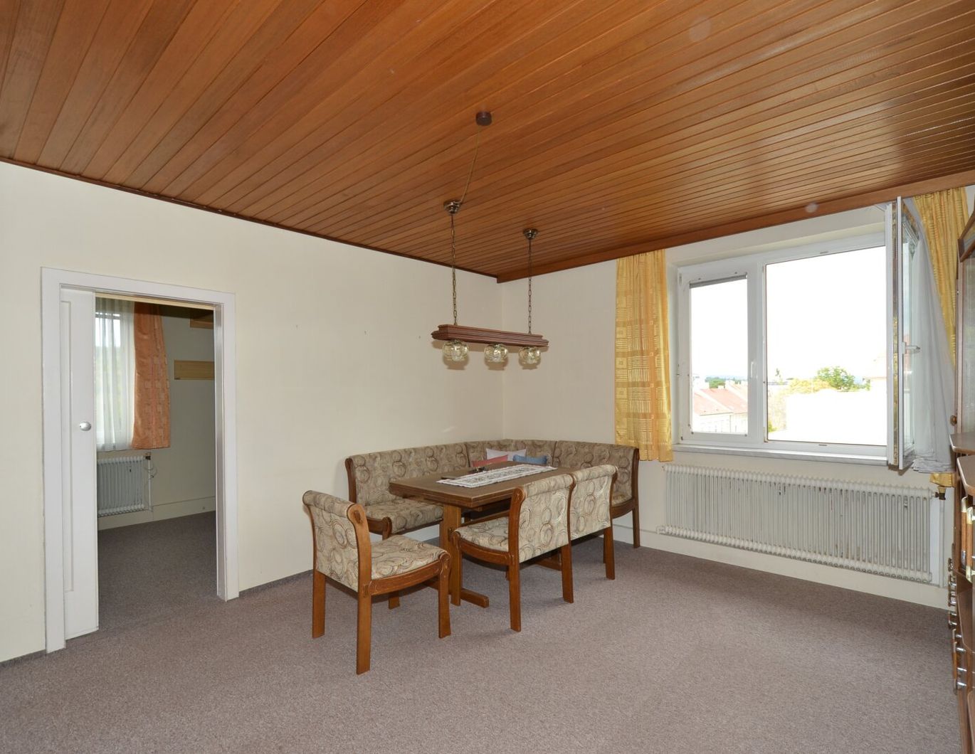 CHRISTOPH CHROMECEK IMMOBILIEN - MÖDLING - Helle, zentrumsnahe und möblierte 2,5 Zimmer zur Miete!