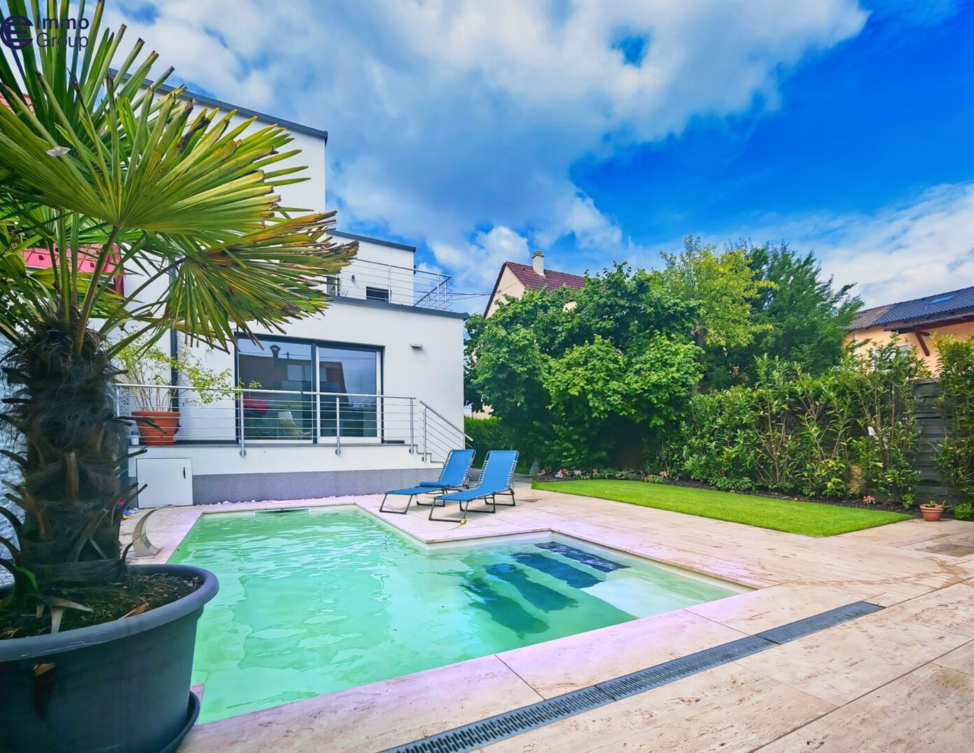Exklusives Wohngefühl mit Pool, Zweiteinheit & Toplage - Ihr stilvoller Rückzugsort