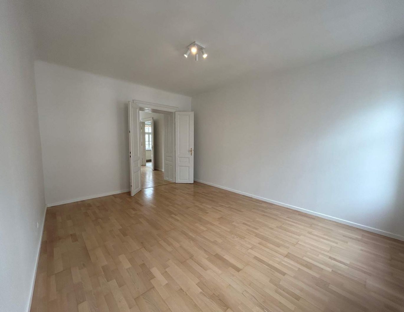 Neubau Living -  Schöne 2-Zimmer-Altbohnung im 7. Bezirk