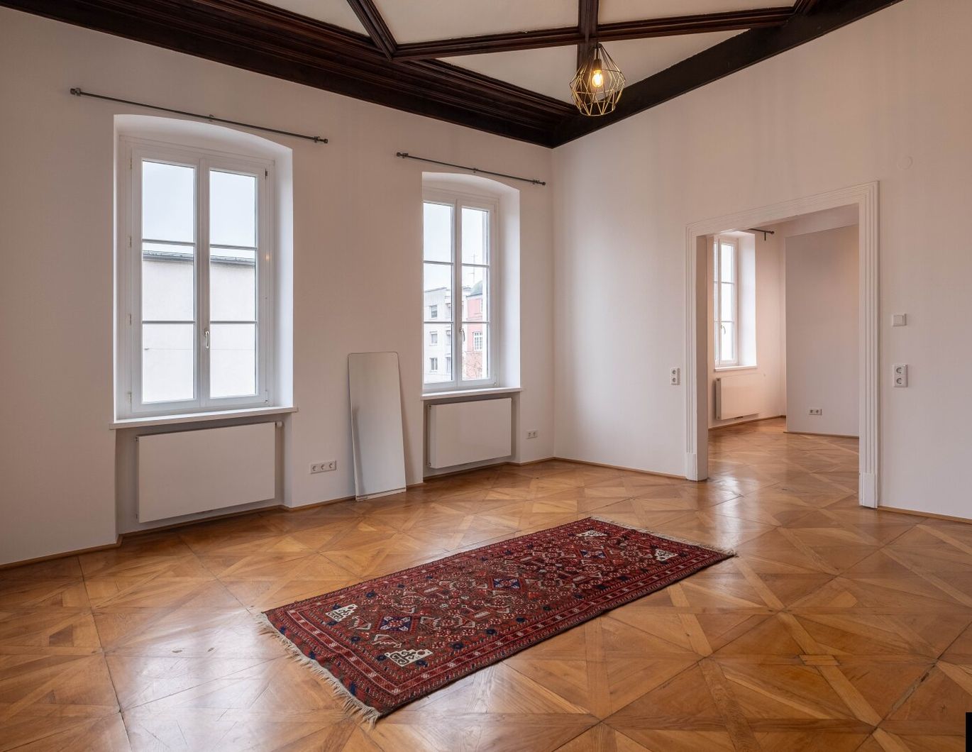 LINZ: Traumhafte Altbauwohnung mit rießen Raumhöhe