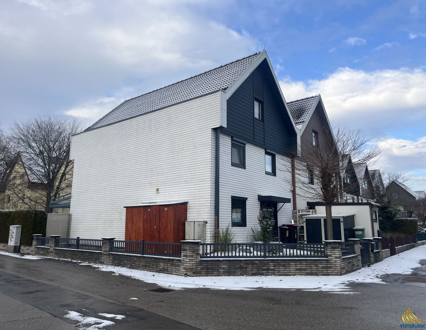 Doppelhaushälfte in Ansfelden: 200m² Wohnfläche mit Garten, Terrasse inkl. Sommergarten und Garage!