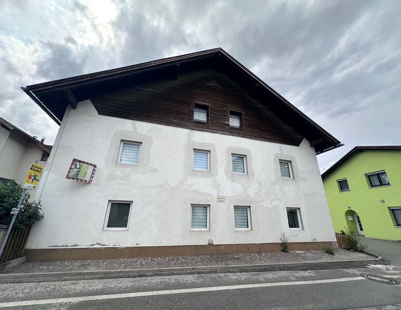 Oberhofen: Sanierungsbedürftiges Einfamilienwohnhaus mit Potential - Perfekt für Handwerker!