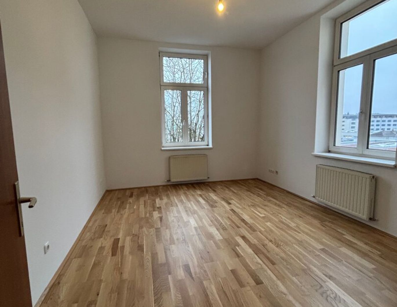 Ab 01.01.2026!! 3-Zimmerwohnung mit rd. 90 m² in hervorragender Zentrumslage von Wels! Perfekte Anbindung, Infrastruktur und Erreichbarkeit! Parkplatz und Kellerabteil vorhanden!