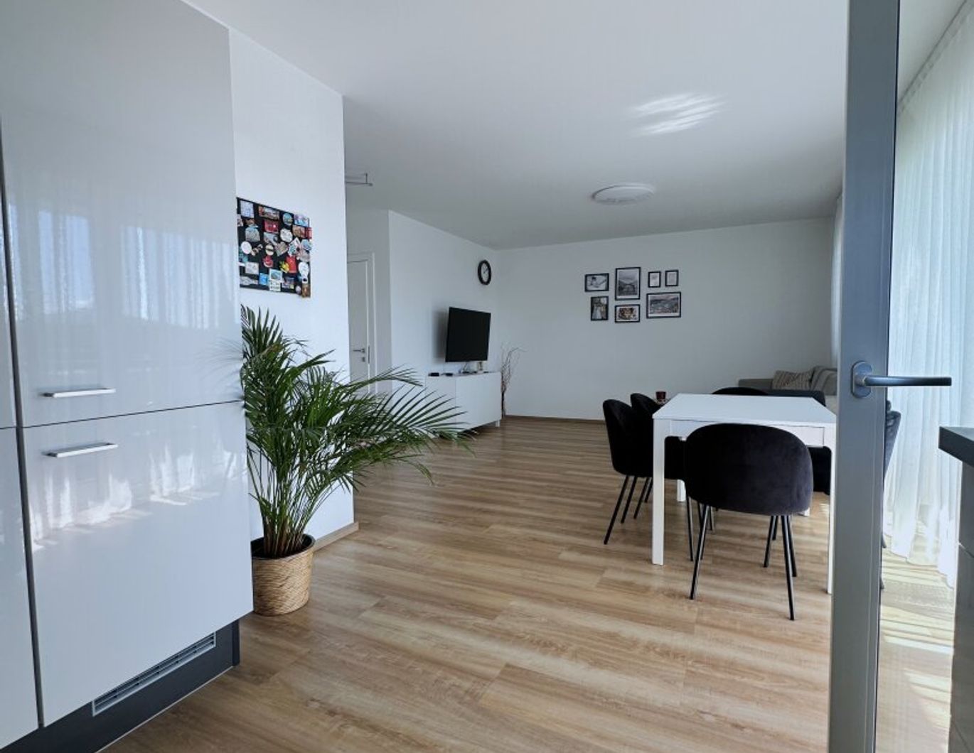 Moderne 3-Zimmer-Wohnung in St. Martin: Balkon und zwei Stellplätze!