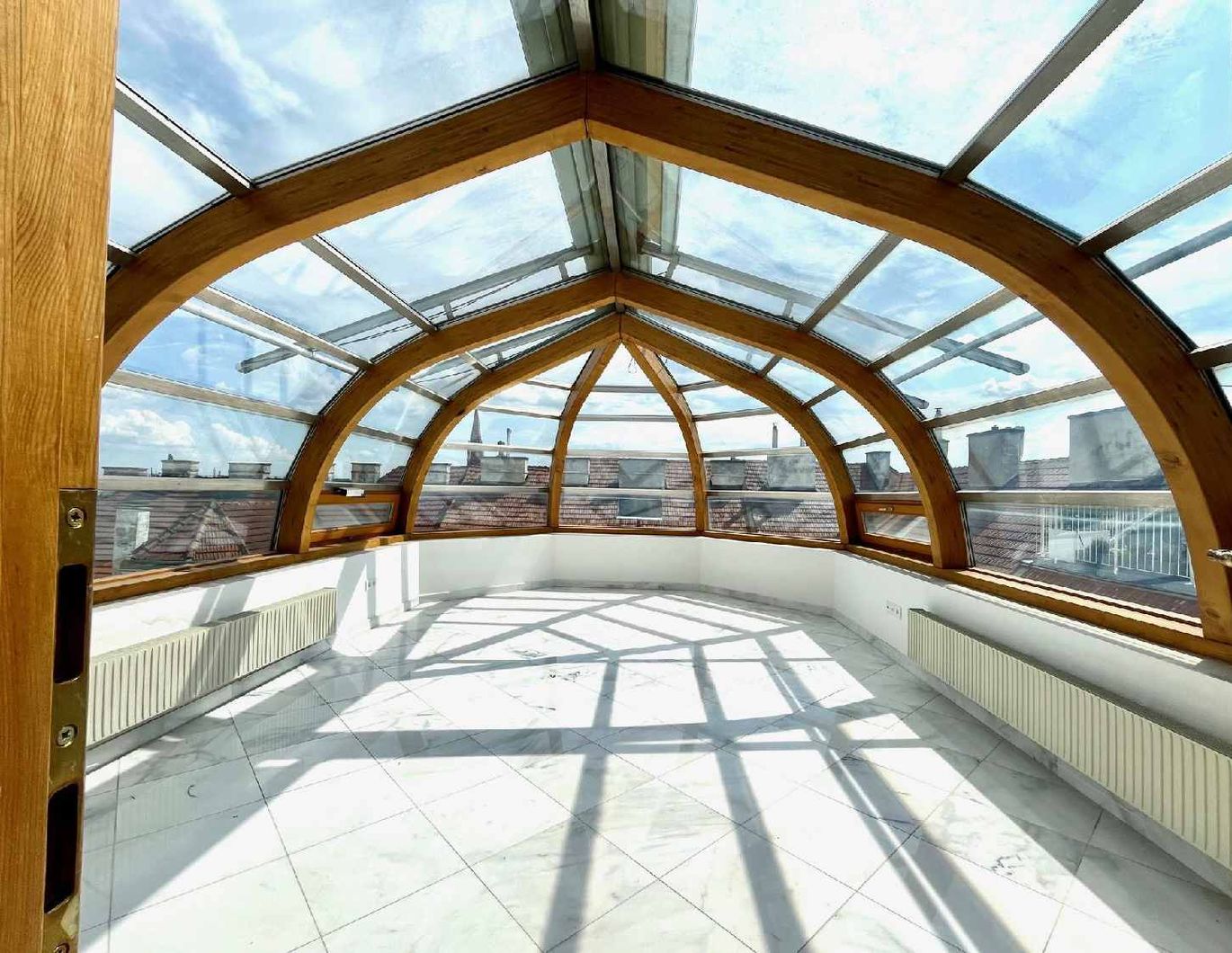 Extravagantes Penthouse. Architektonische Großzügigkeit trifft auf luxuriöses Wohngefühl