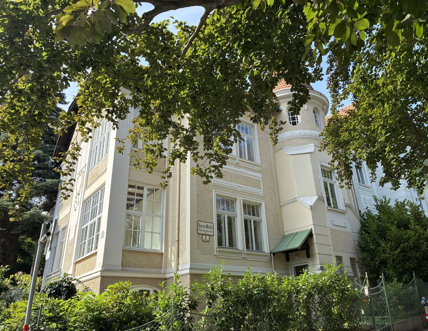 Exklusive Stadtvilla mit 3 Wohneinheiten am Fuße des Mitterbergs - zu kaufen in 2500 Baden