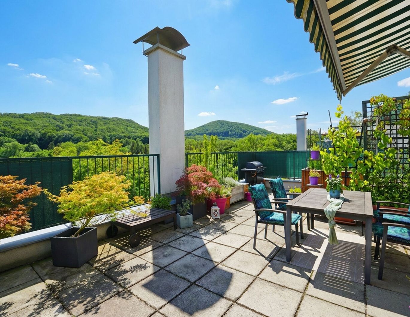 Dachterrasse mit Grünblick - Eine Traumwohnung für ruhesuchende Paare!