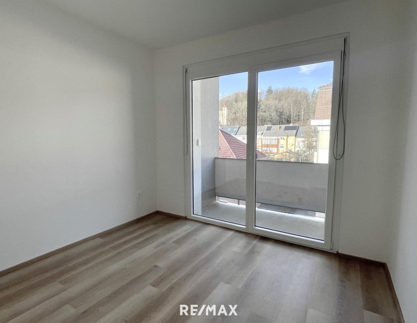 Geräumige 4,5-Zimmer-Wohnung mit Loggia zur Miete Nähe Kreuzbergl