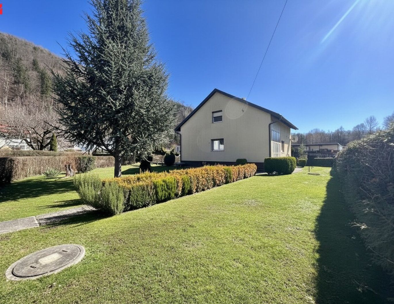 Idyllisches Einfamilienhaus inkl. zwei Carports!