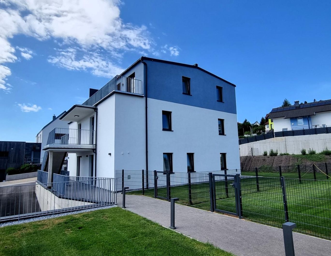 4-ZIMMER NEUBAUWOHNUNG IN SONNIGER RUHELAGE