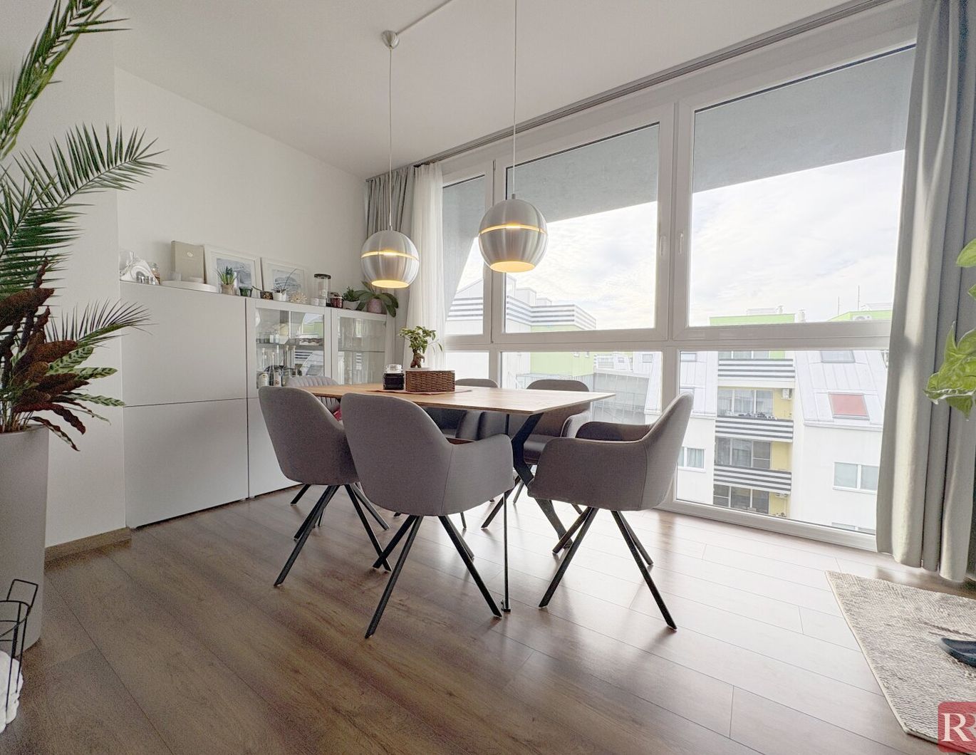 Familientraum mit 4 Zimmern, Dachterrasse mit Outdoorküche, exklusiver Badeseezugang, 2 Garagenplätze