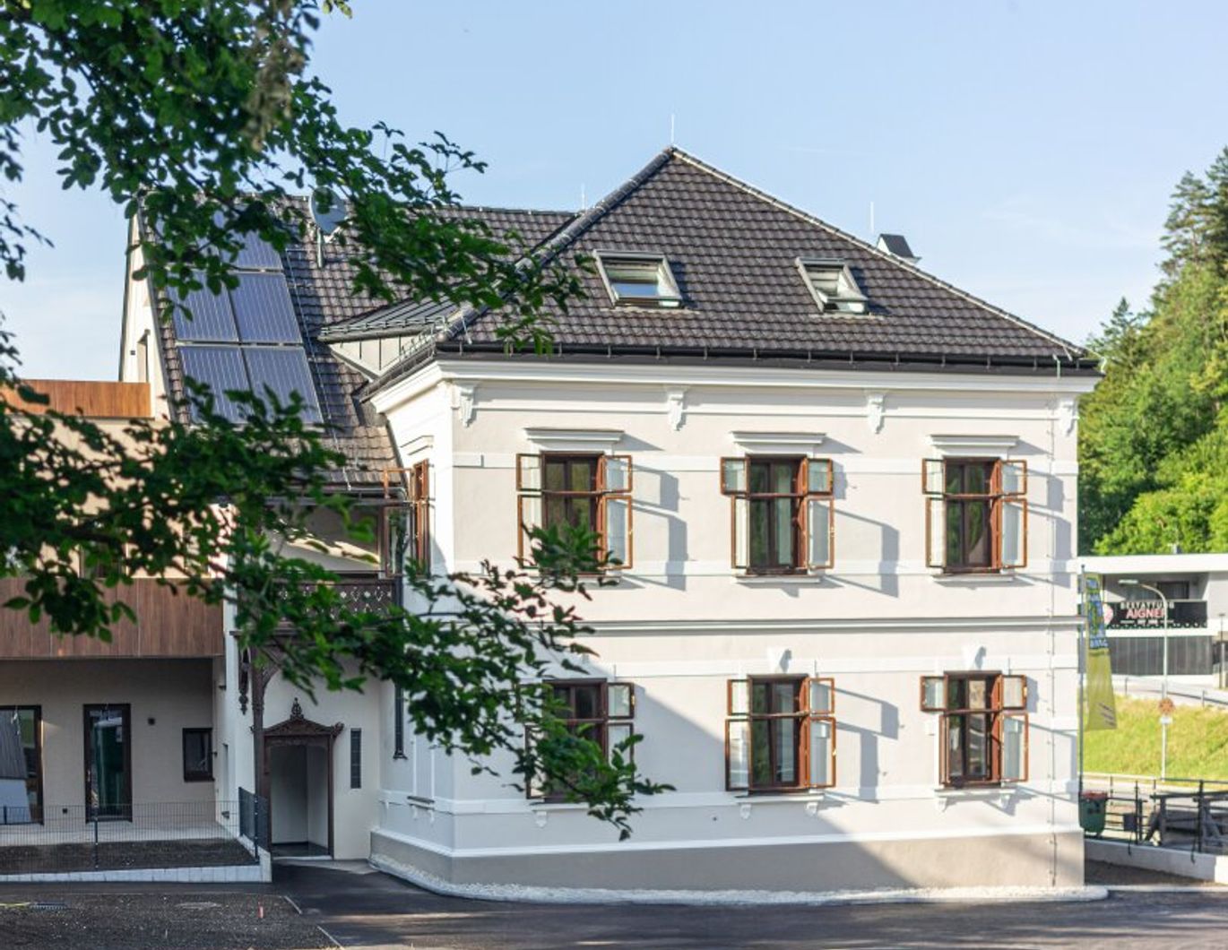 Historische Altbau-Wohnung mit Gartennutzung