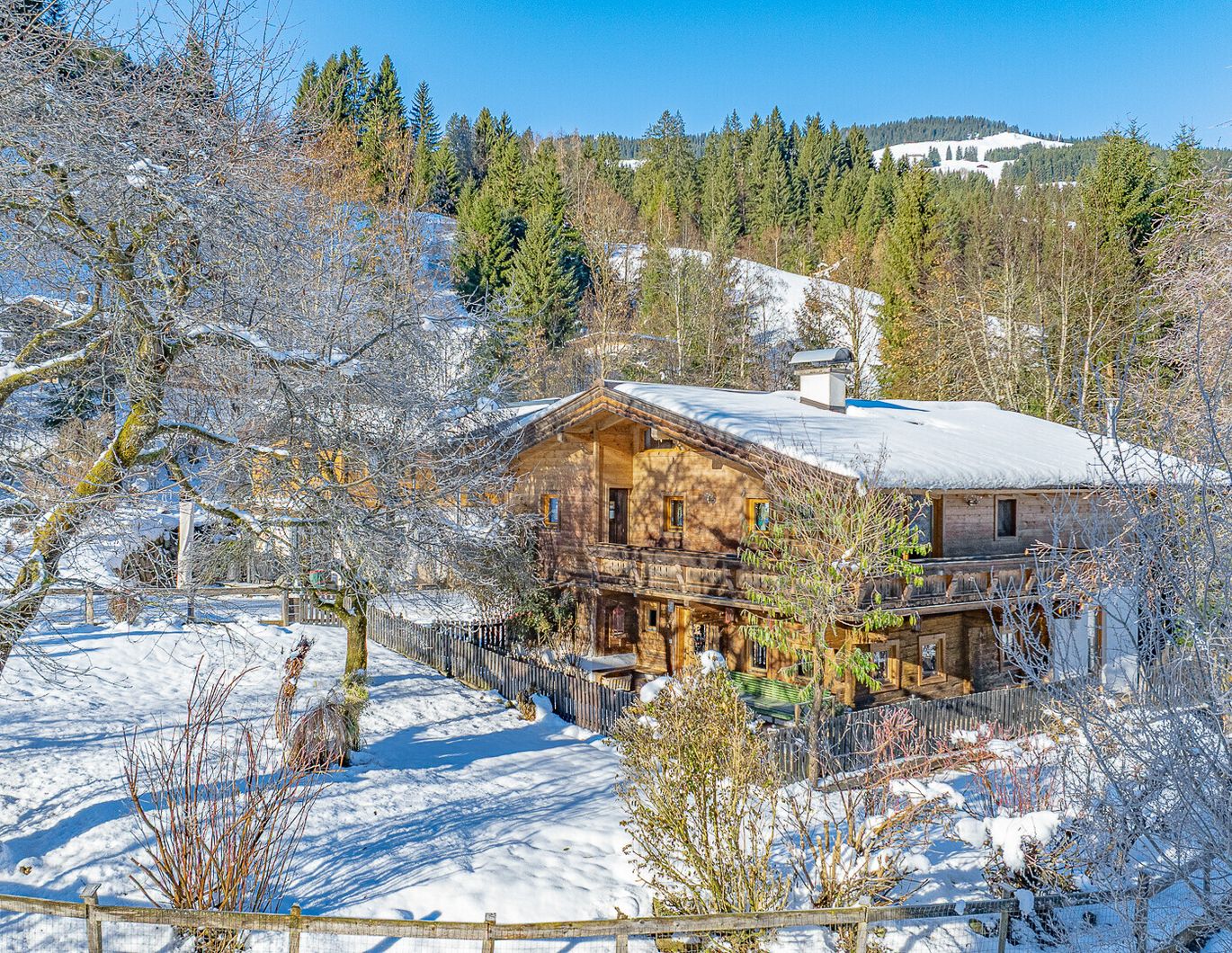 Tirolerhaus mit über 3.800 m² Grund in idyllischer Ruhelage