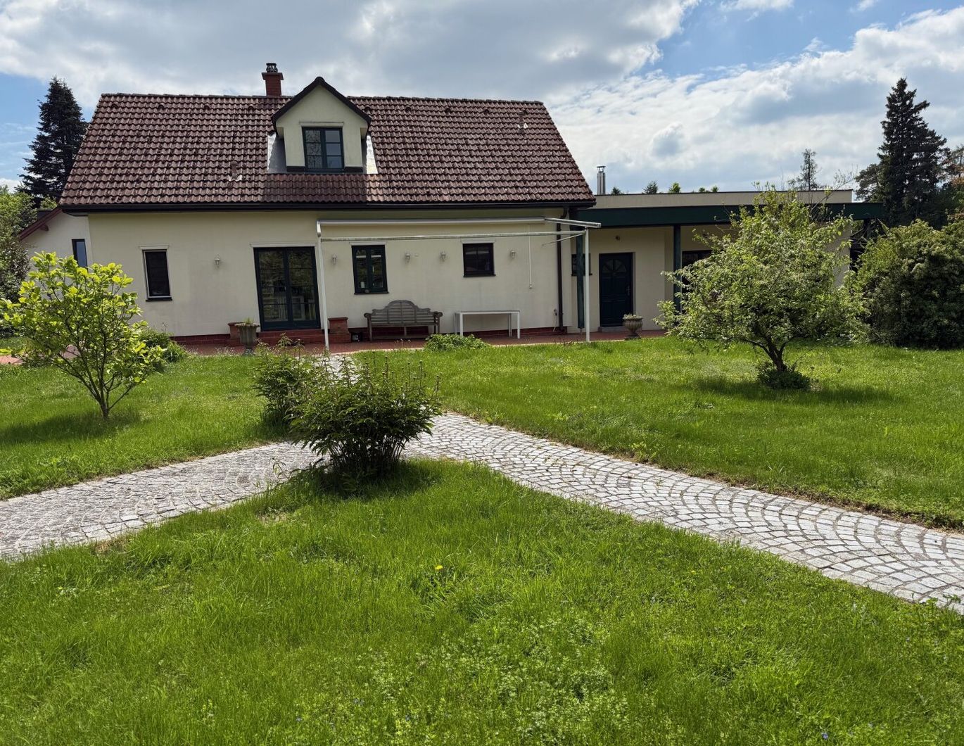 Leben im Einklang mit der Natur: Landhaus mit 9.000 m² Grund im Wienerwald