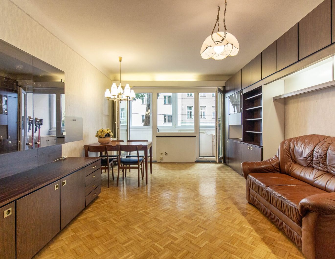 Loggiawohnung Nähe Quellenstraße - Wärmedämmung, niedrige Haus - BK