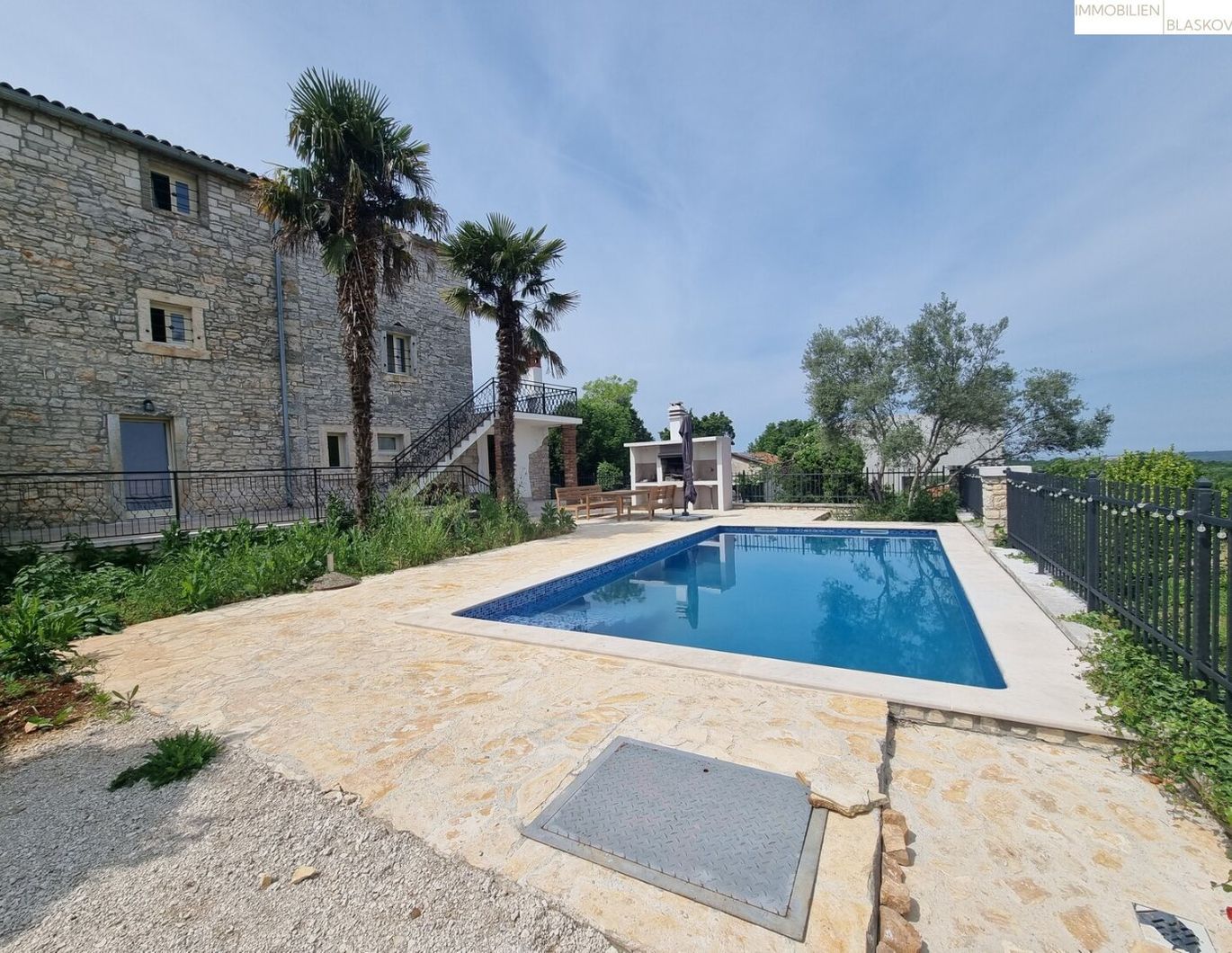 Juwel - Restauriertes Steinhaus mit Pool und Meerblick