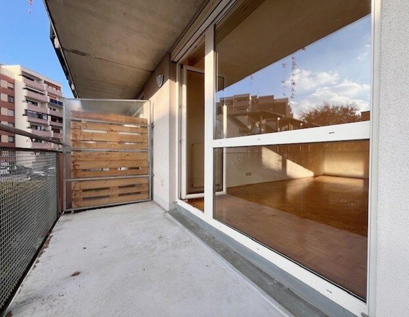 SINGLEWOHNUNG MIT BALKON UND TG