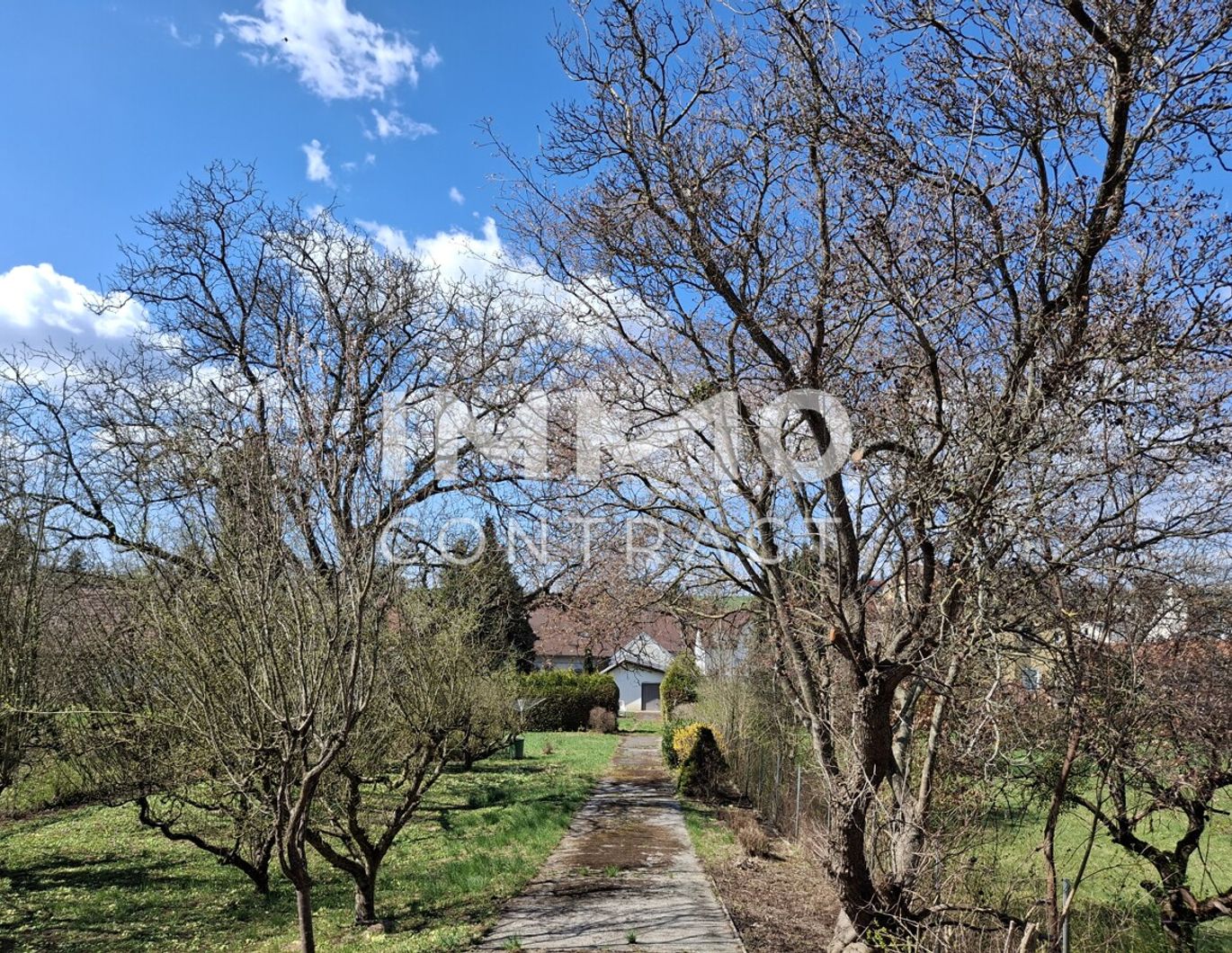Schönes Haus mit großem Garten und Erweiterungsmöglichkeiten
