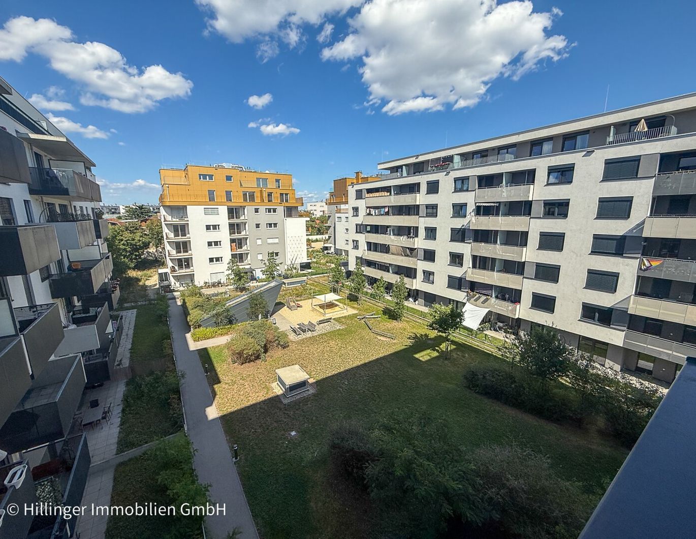 Großzügige 2-Zimmer Wohnung mit Loggia