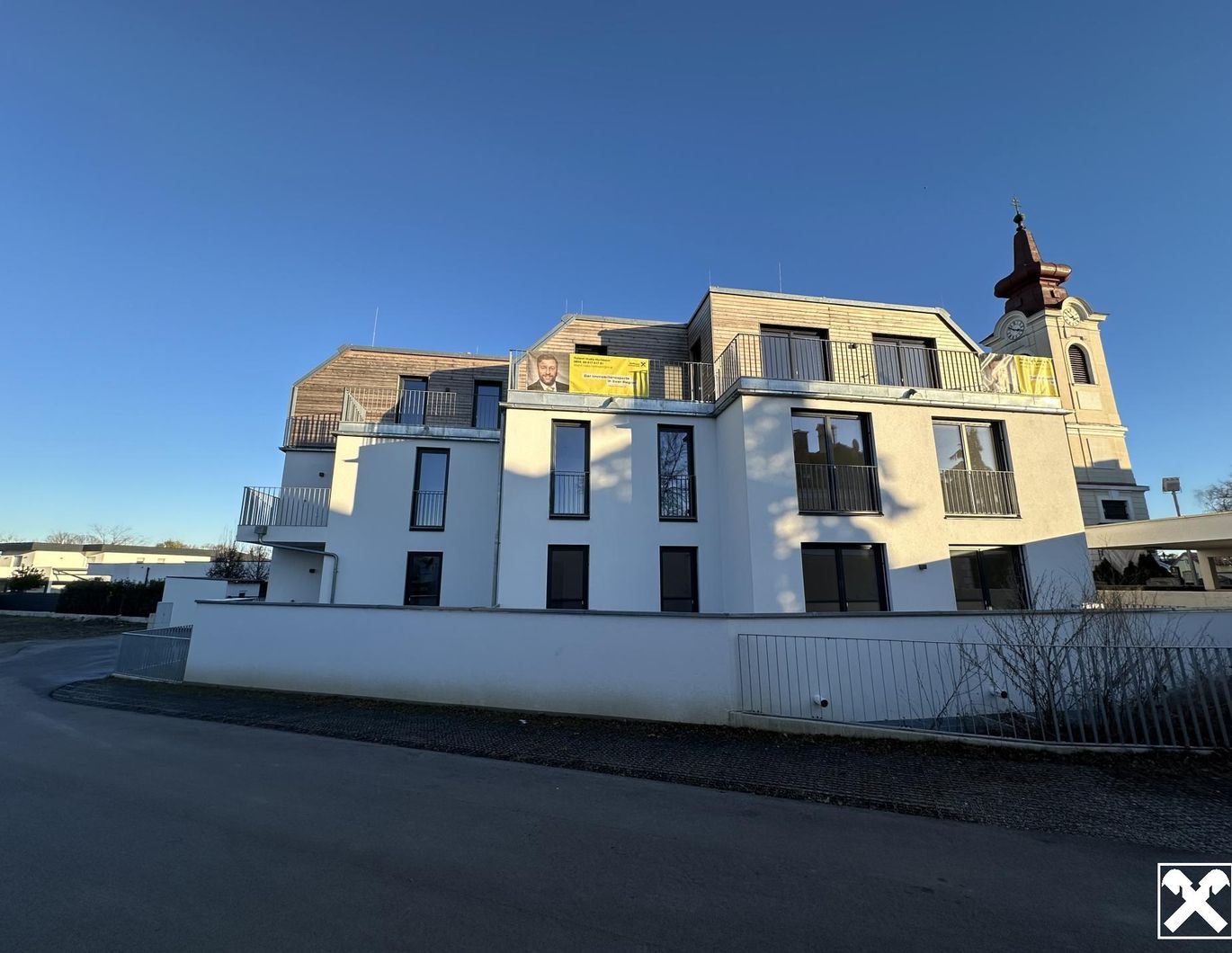 NEUE 4 ZIMMERWOHNUNG MIT GROßZÜGIGER TERRASSE & GARTEN