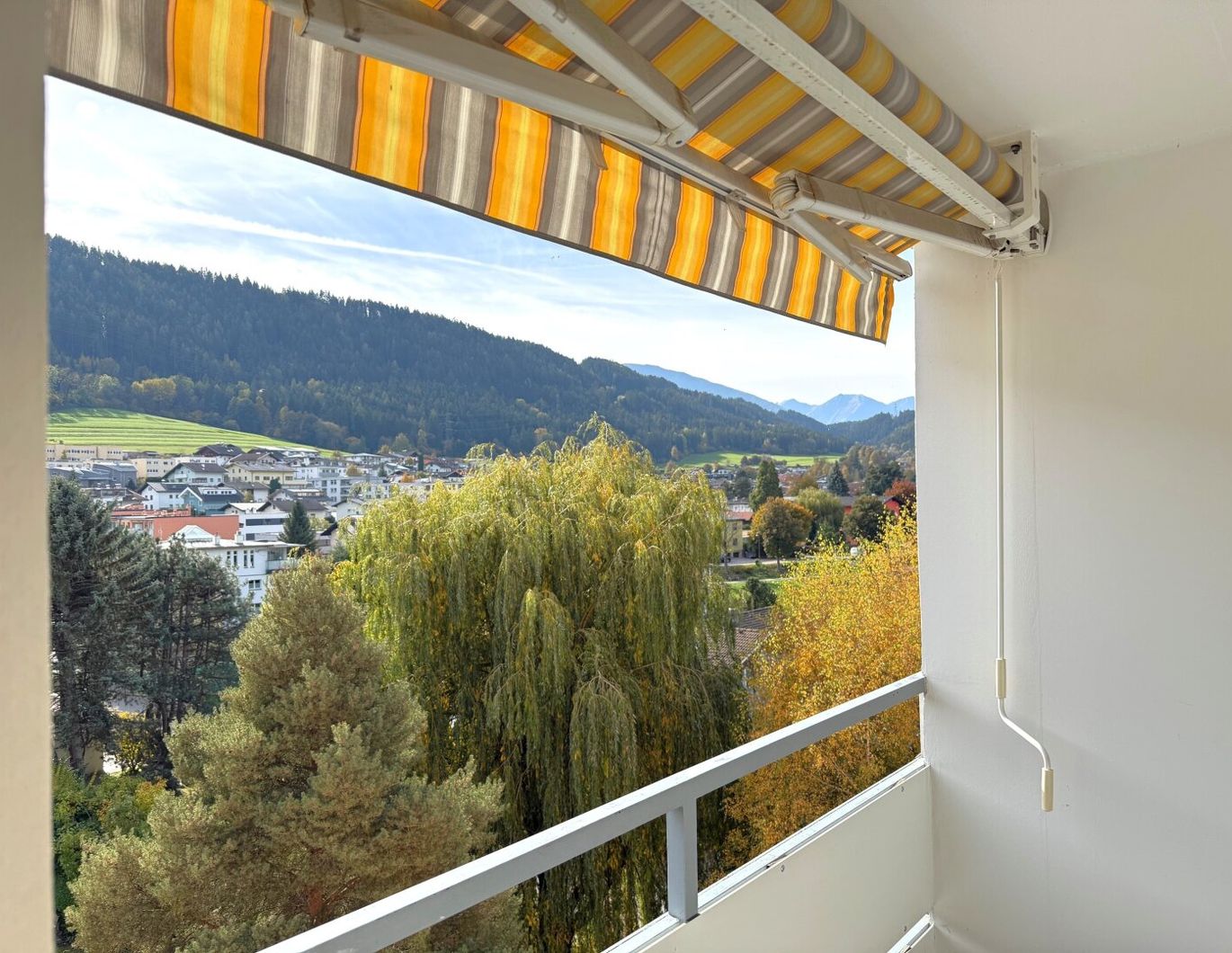 Charmante 3-Zimmer-Wohnung mit Loggia und traumhaftem Ausblick