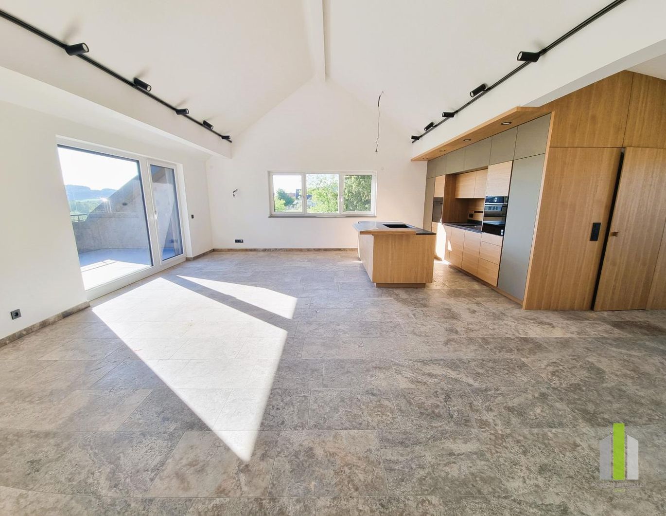 ERSTBEZUG | Exklusives Penthouse mit 4 Zimmern & sonniger Terrasse