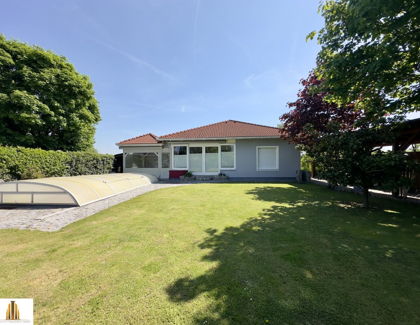 Ihr Traumhaus mit Garten, überdachten Pool und Terrasse! Eleganter Bungalow in Tribuswinkel - Schafflerhofsiedlung!