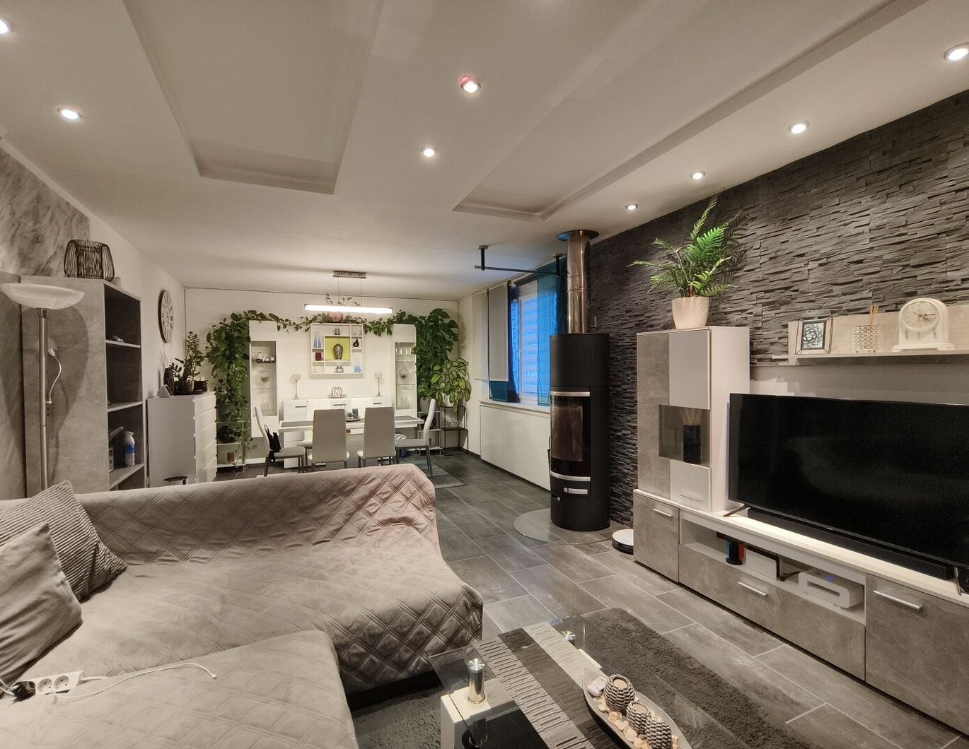 Großzügige 2-Zimmer-Wohnung mit Kamin Nahe Murinsel