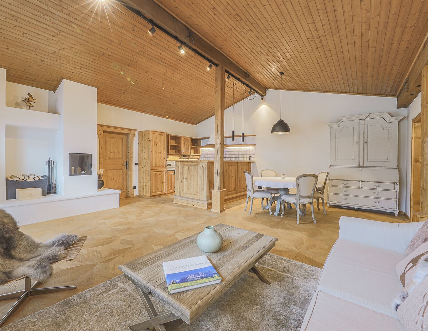 Dachgeschosswohnung mit Lift und Tiefgarage im Zentrum von Kitzbühel