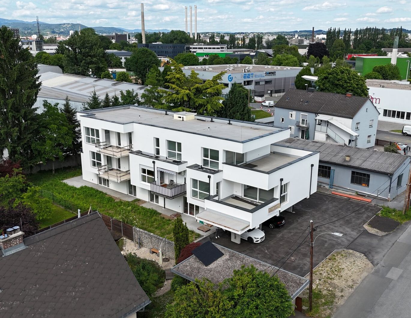 Sonnige Penthouse Wohnung mit großer Terrasse u. Parkplatz. (Schlüsselfertig)
