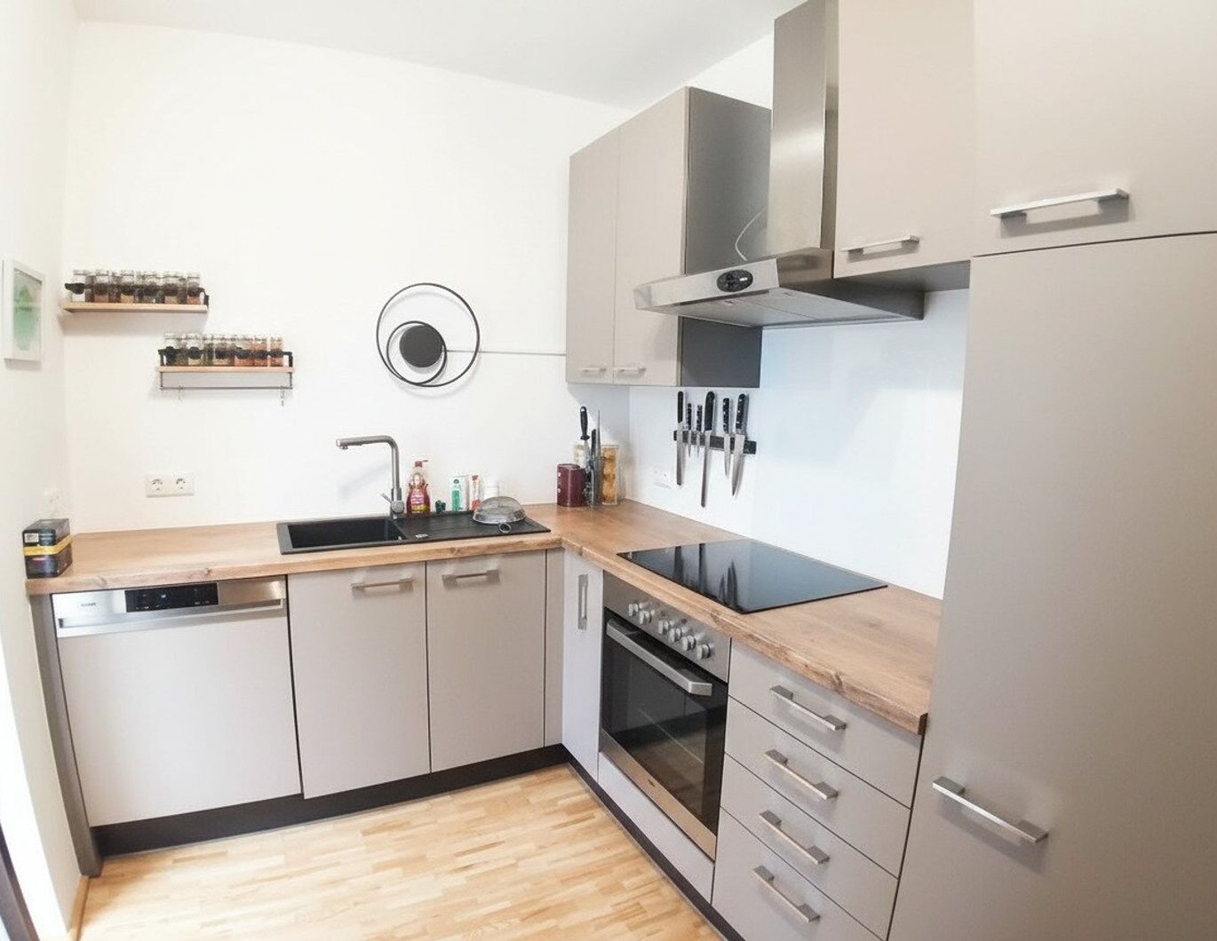 Moderne | Großzügige 1 Zimmerwohnung mit 10m2 Balkon! inkl. TG!