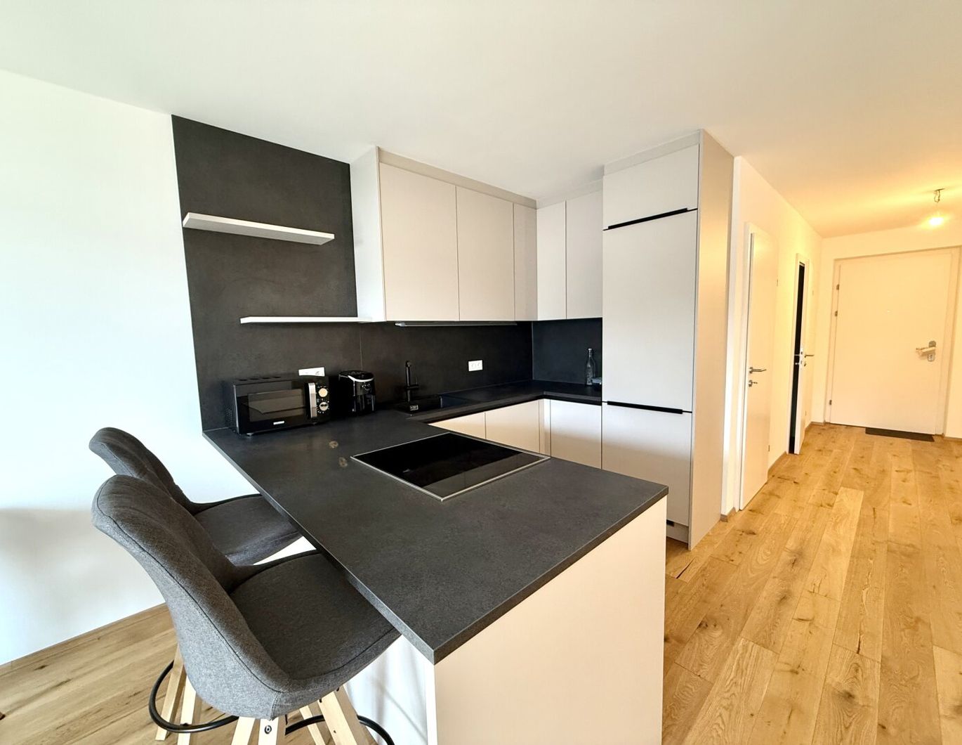 Exklusive Mietwohnung mit Balkon, Küche und Tiefgaragenplatz