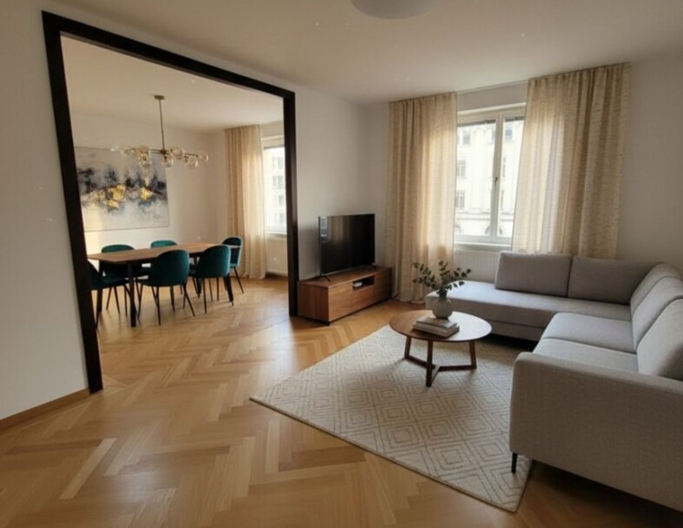 HELLE WOHNUNG MIT BLICK AUF DEN HOHEN MARKT