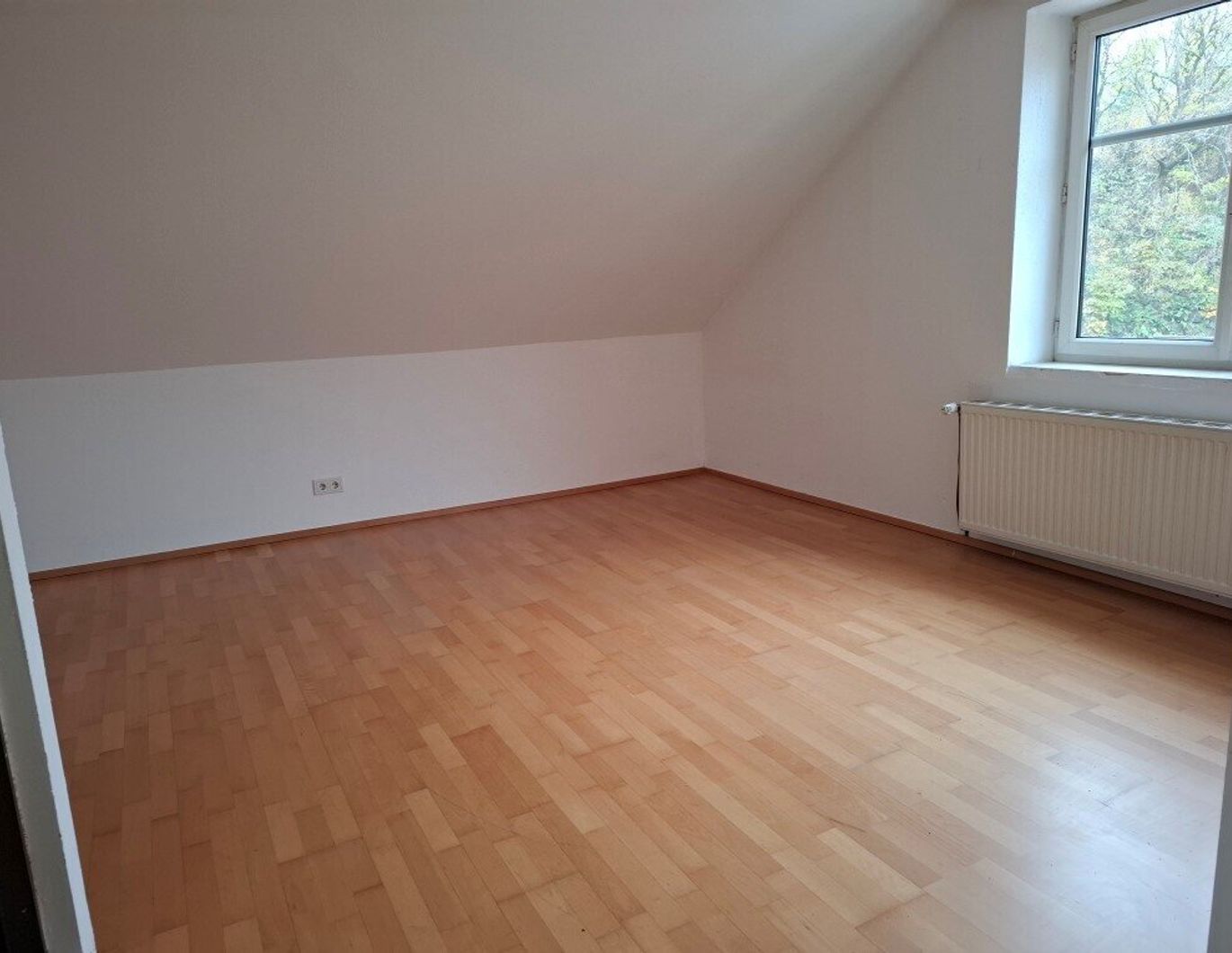 Geräumige 4-Zimmer-Dachgeschoßwohnung in Mürzzuschlag zu mieten !