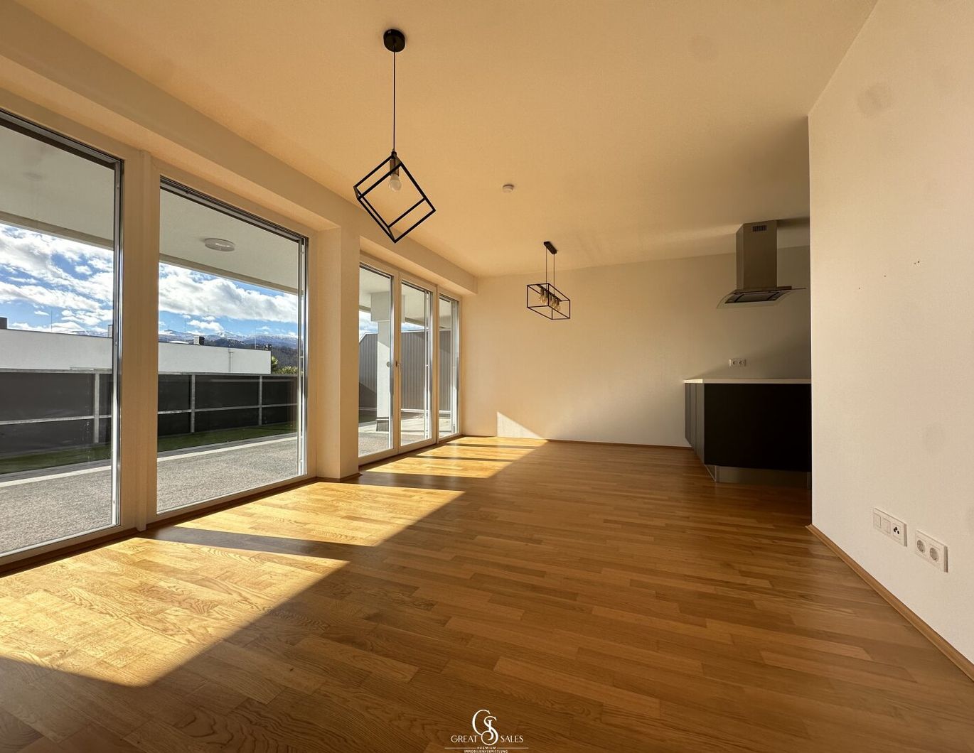 Exklusive Penthouse-Wohnung mit großzügiger Sonnenterrasse - stilvolles Wohnen über den Dächern