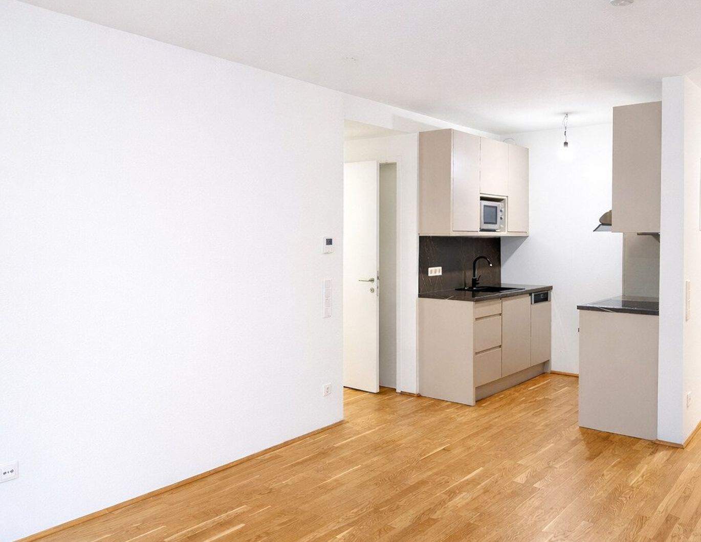 Ab sofort! Moderne 2-Zi.-Wohnung mit Balkon in Trienna Living!!!