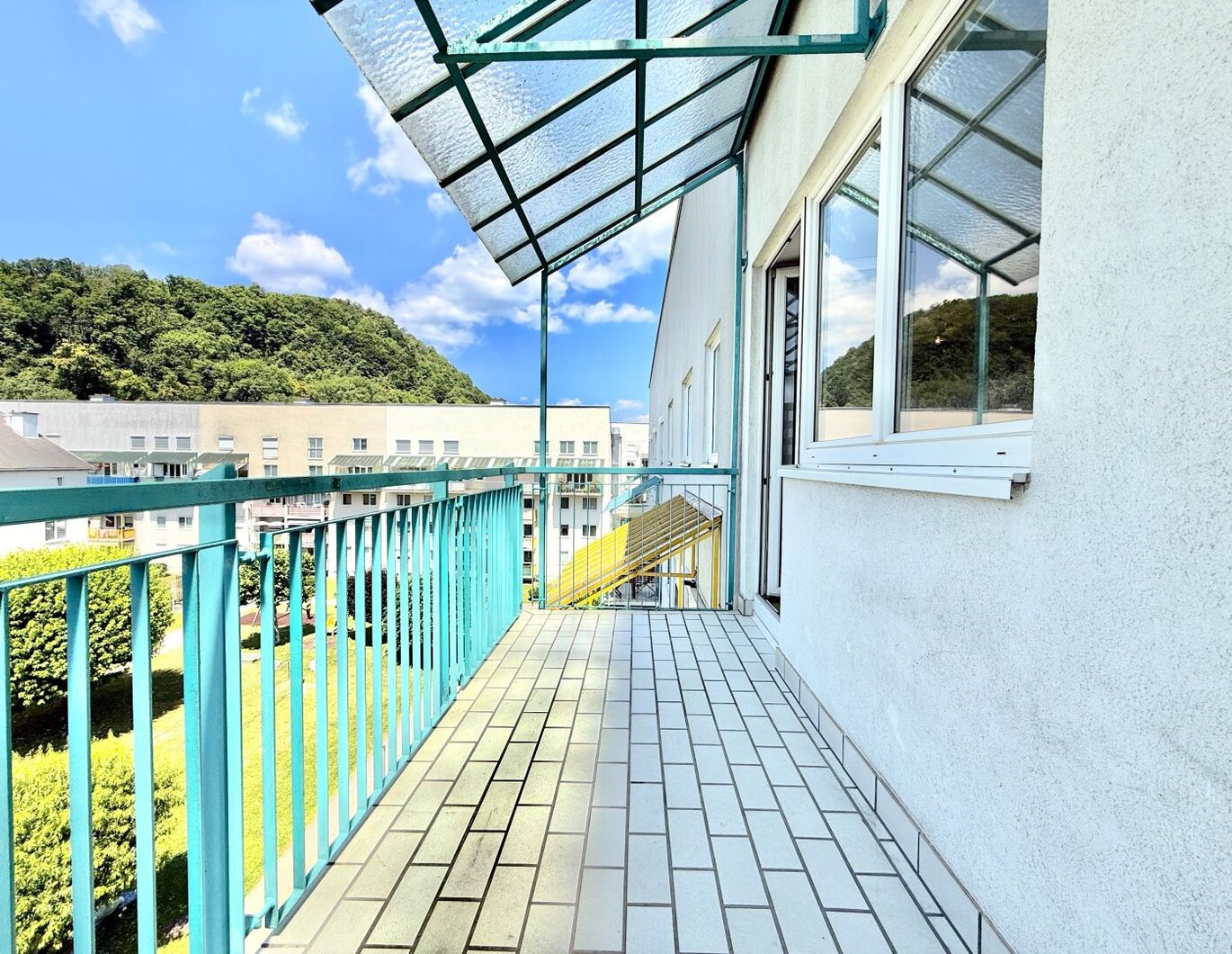XL-BALKON (W) I LETZTER STOCK I TG - PLATZ I BADEWANNE I SEHR HELL I PARKETT I ABSOLUTE RUHELAGE I FAMILIENFREUNDLICHER GRUNDRISS I AB SOFORT I PROJEKT WOHNEN I