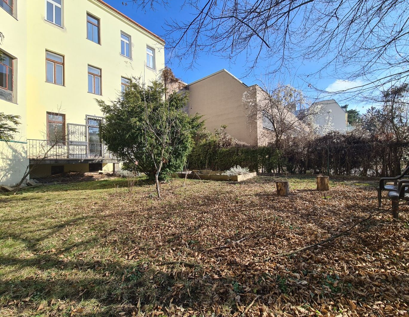 Garten-Altbau mit Balkon | Luftwärmepumpe möglich | U-Bahn