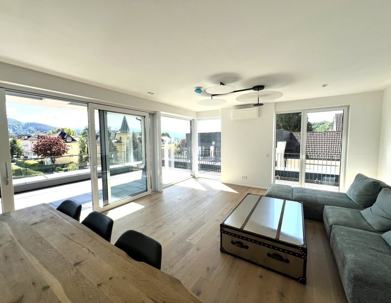 Exklusive Penthouse-Terrassenwohnung - Pörtschach Zentrum - inkl. 2 Tiefgaragenplätzen, Seezugang und Bootsboje