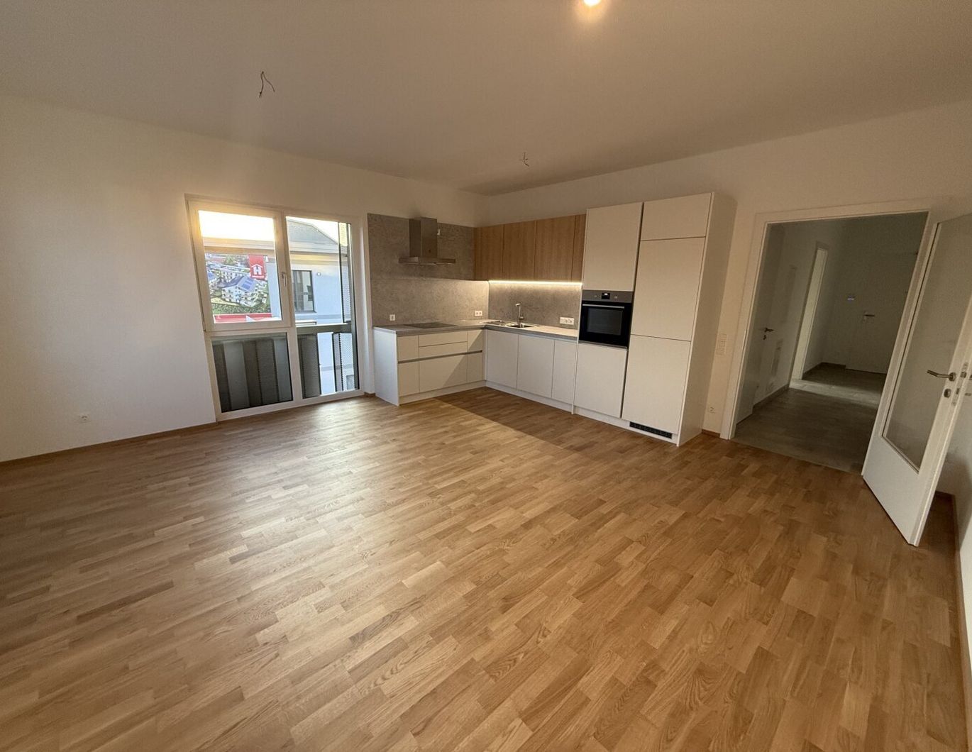 MODERNE 2-ZIMMER-WOHNUNG IM 1.OG