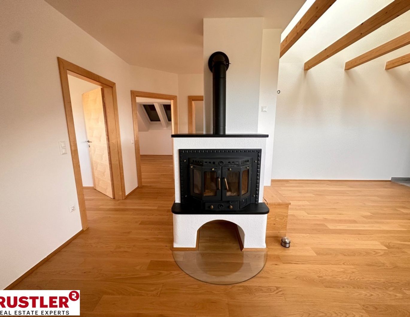 Außergewöhnliche 3-Zimmer Maisonette-Wohnung in Ruhelage