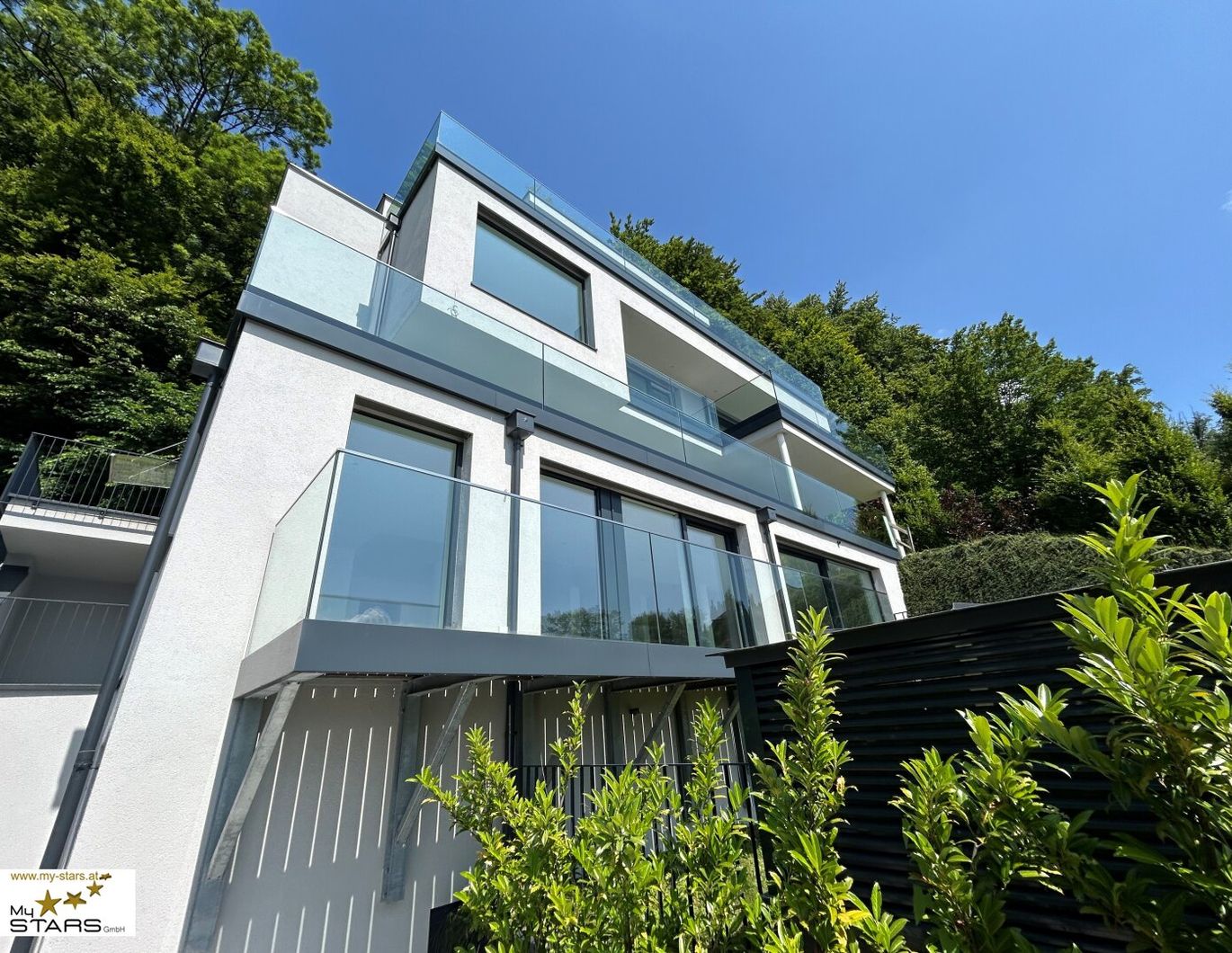 neuer KP: Exklusives Wohnen in Salzburg - Erstbezug-Villa in Aigen mit unverbaubarem Blick über die Stadt bis zur Festung Hohensalzburg