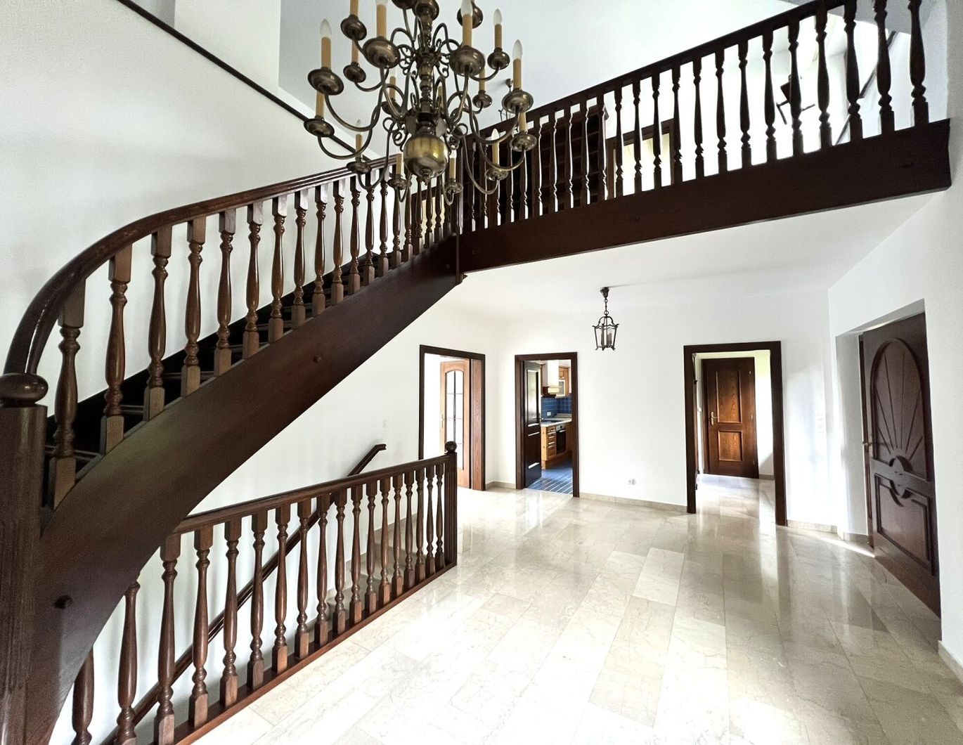 Rarität (!) Großzügige Villa in Badener Bestlage am Mitterberg mit prächtigem Garten - zentrumsnahe (!)