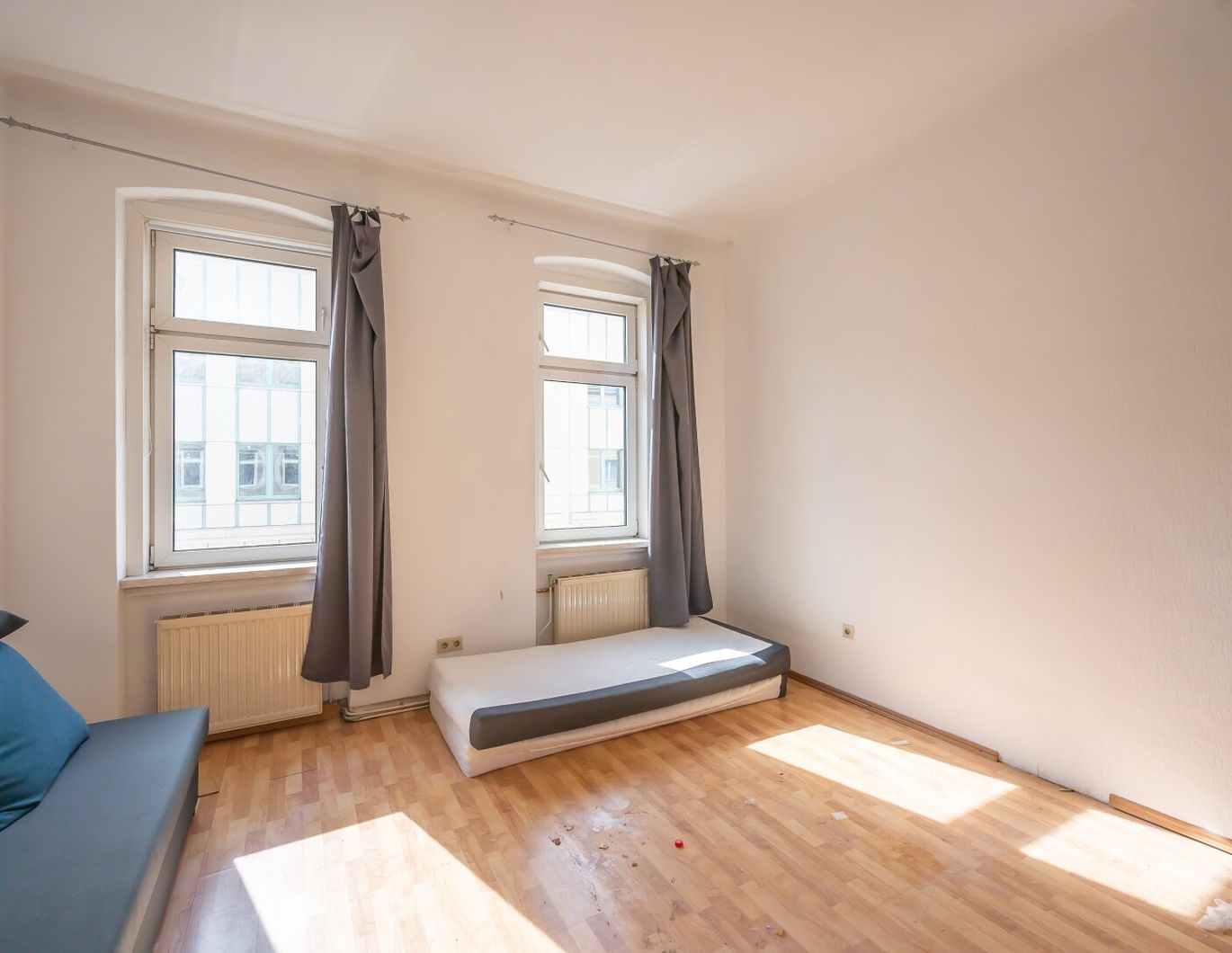 ++NEU++ sanierungsbedürftige 2-Zimmer Altbauwohnung mit Balkonoption