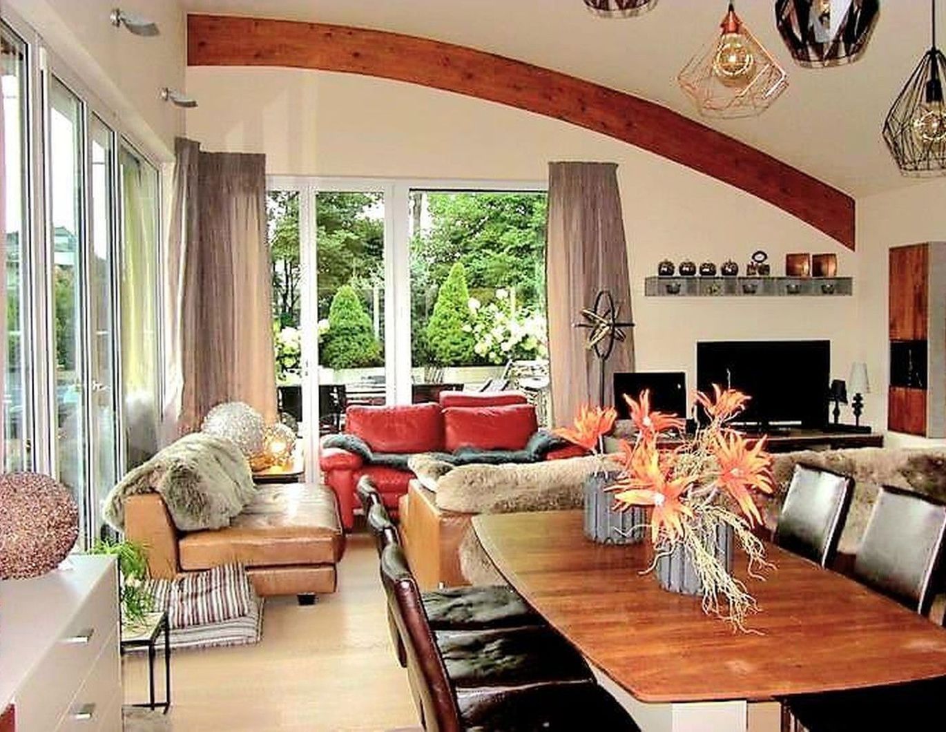 PENTHOUSE der Extraklasse - auf über 300 m² Nutzfläche. PURE FREIHEIT auf 143 m² XXL-Dachterrasse.